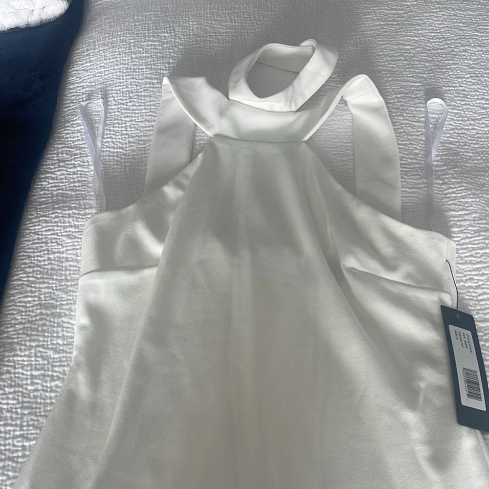 Dress - Picture 2 of 3